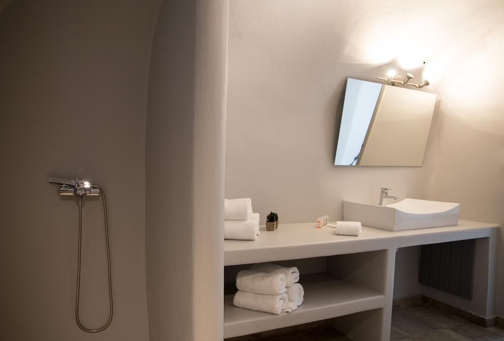 Il Melograno Traditional Cave House Karterados  Room photo