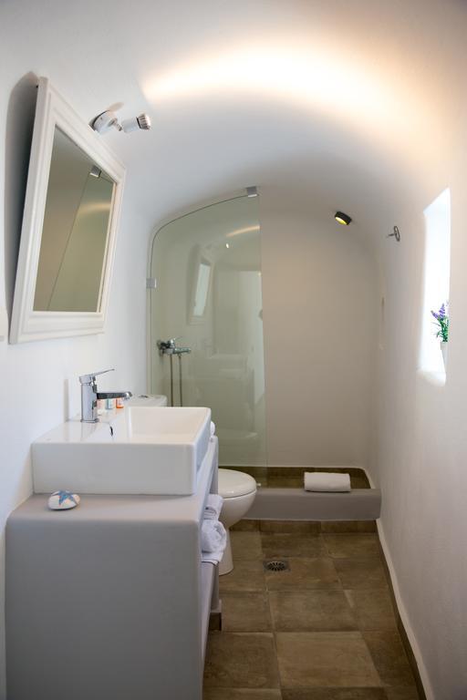 Il Melograno Traditional Cave House Karterados  Room photo
